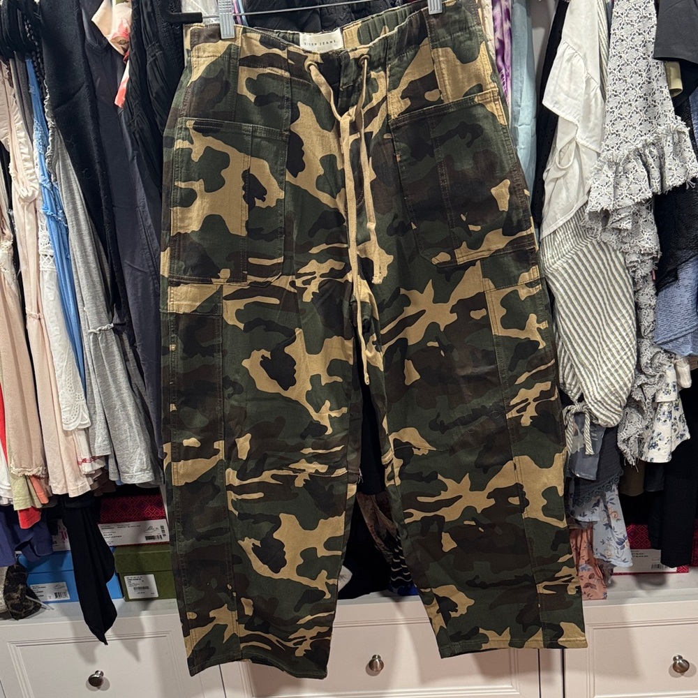 Risen Camouflage barrel Cropped cargo Jeans for Women